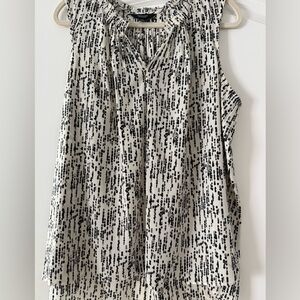 Simply Vera Wang lacking ivory blouse. XL